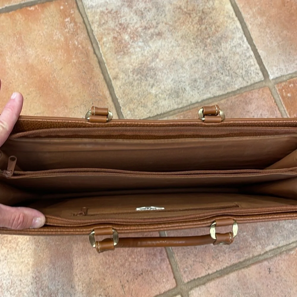 Vintage Dolce Vita leather briefcase